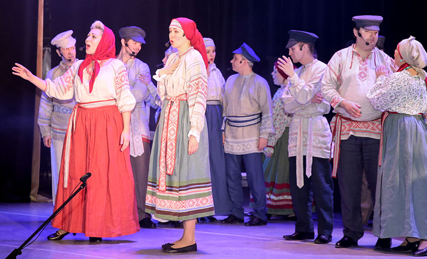 Дом окнами в поле